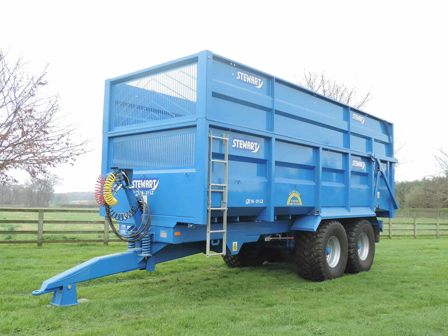 Stewart GX16-21 LZ flat top with silage sides